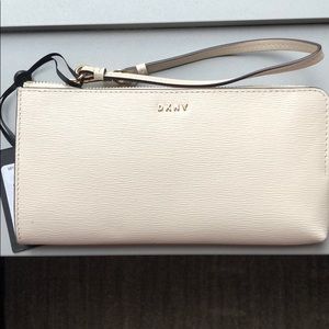 DKNY Bryant Medium Wristlet